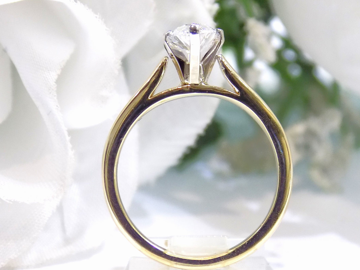 Ladies' 1.01ct Marquise Shape Natural Diamond Solitaire in a 14K Yellow Gold Cathedral Style Mounting