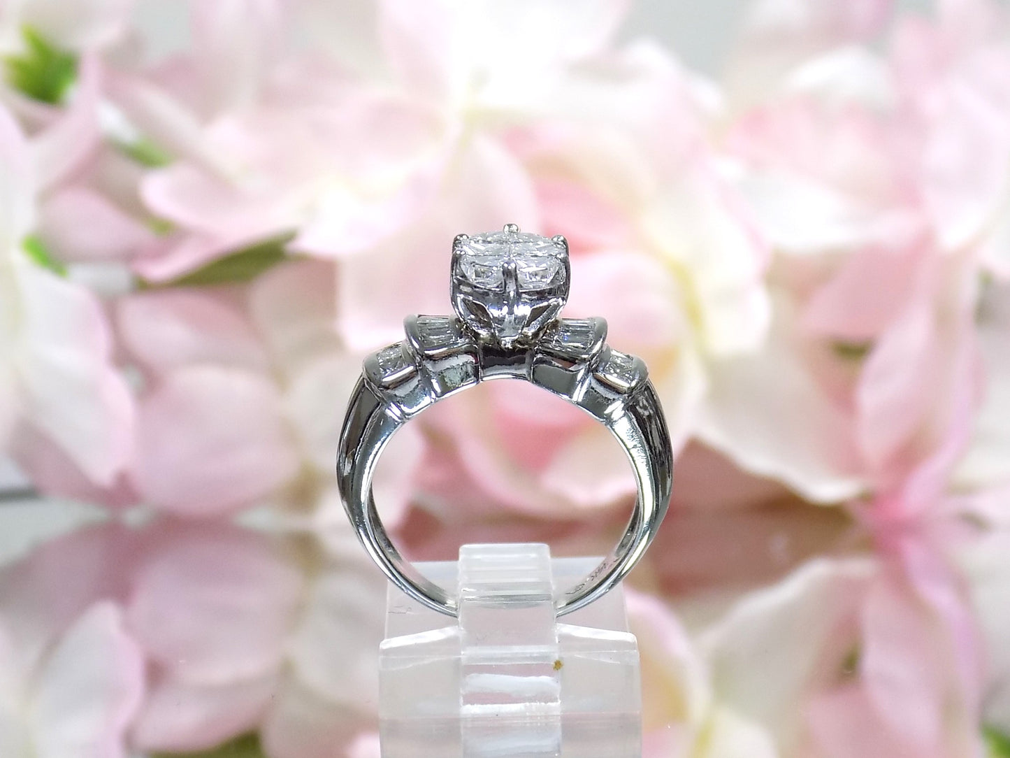 1.50ct Estate Oval Shape Invisible Set Natural Diamond Ring in 14K White Gold - Like New Condition