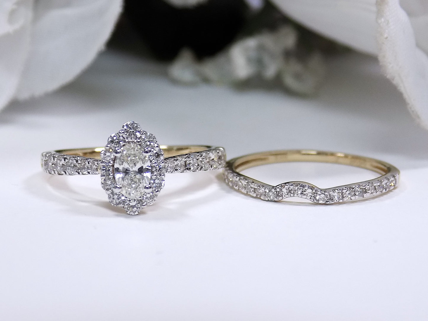 Women's 1ct TW 2-Piece Halo Style Natural Oval Diamond Wedding Set - Engagement Ring plus Matching Band in 14K Yellow Gold