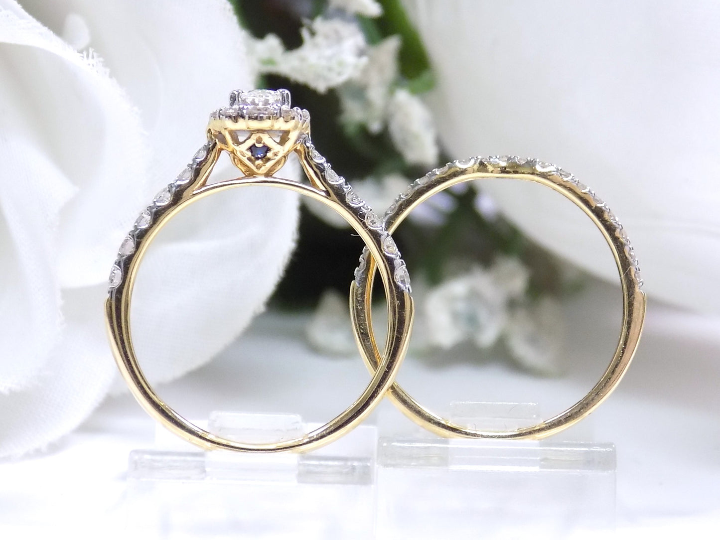 Women's 1ct TW 2-Piece Halo Style Natural Oval Diamond Wedding Set - Engagement Ring plus Matching Band in 14K Yellow Gold