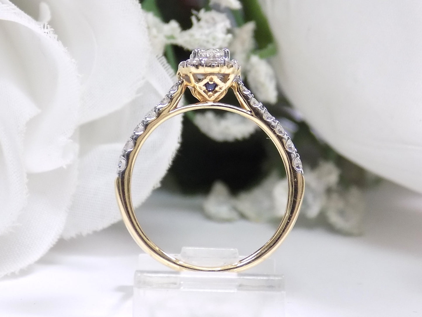 Women's 1ct TW 2-Piece Halo Style Natural Oval Diamond Wedding Set - Engagement Ring plus Matching Band in 14K Yellow Gold