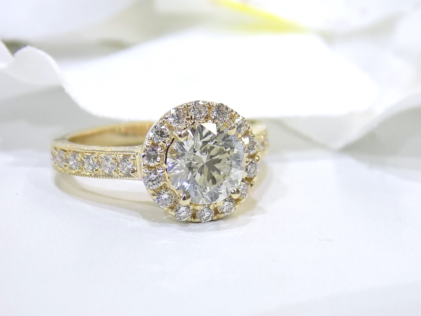 2.17ct TW Natural Round Brilliant Halo Style Diamond Engagement Ring with a 1.52ct Round Center in 14K Yellow Gold
