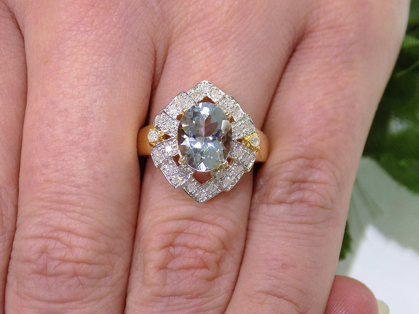 2.32ct Estate Oval Shape Aquamarine & Diamond Ring set in 14K Yellow Gold - Natural 2.15ct Aqua Center