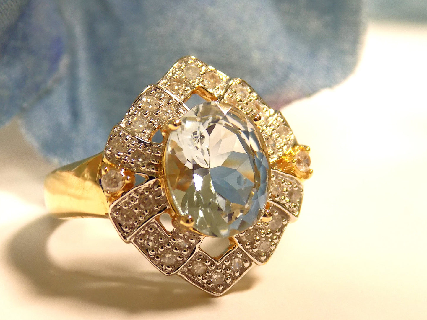 2.32ct Estate Oval Shape Aquamarine & Diamond Ring set in 14K Yellow Gold - Natural 2.15ct Aqua Center