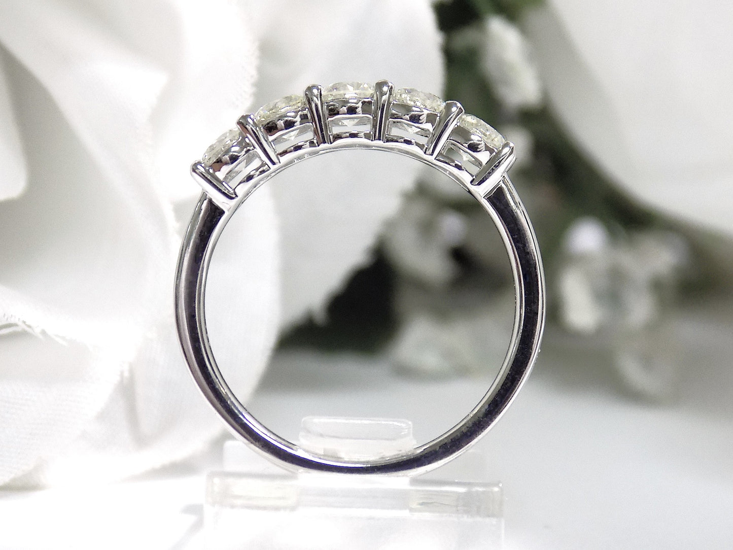1.0.1ct TW Natural 5-Stone Round Brilliant Diamond Anniversary Band in Solid 14K White Gold