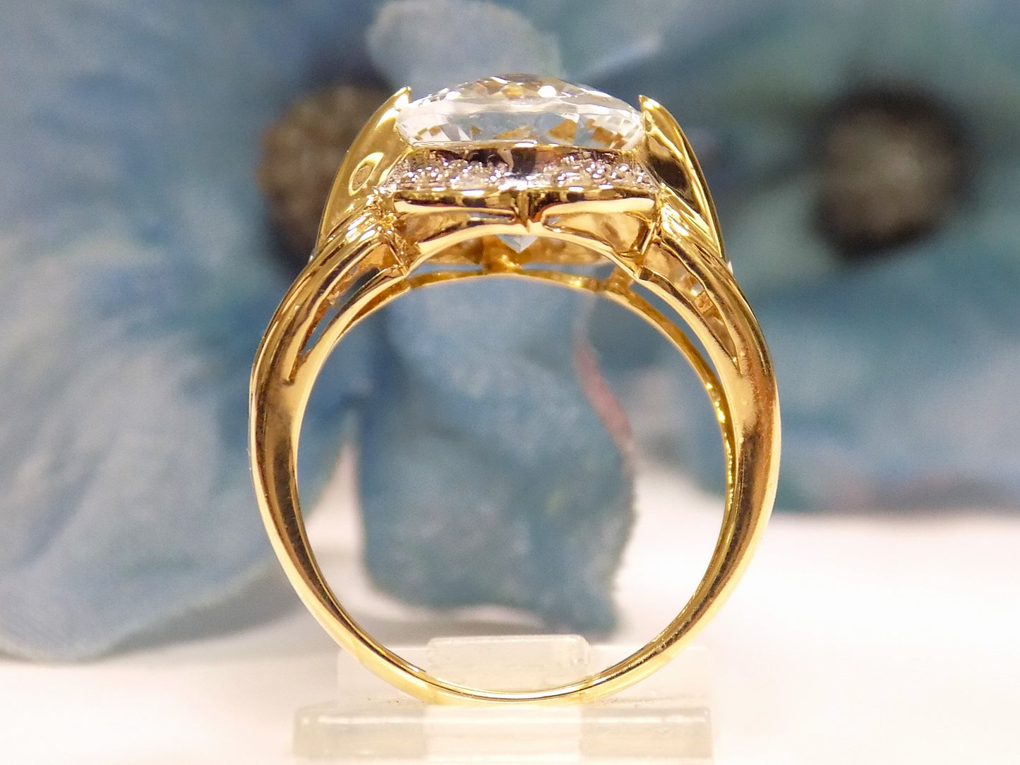 5ct TW Estate Natural Oval Shape Aquamarine & Diamond Ring in 10K Yellow Gold