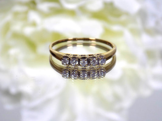 ESTATE Women's .15ct 5-Stone Round Diamond Band in 10K Yellow Gold