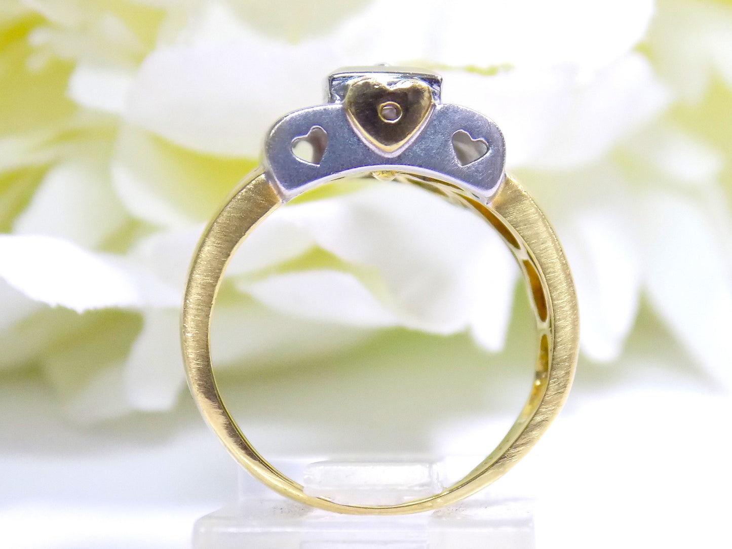 .20ct Vintage 2-Tone Diamond Ring 18K Yellow Gold with 18K White Gold Trim - 4 Natural Round Brilliant Diamonds