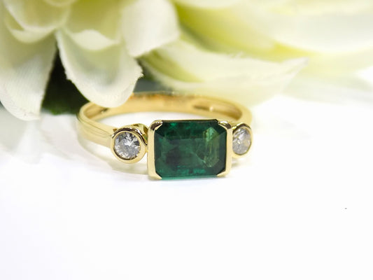 Women's 1.62ct TW Genuine Green Emerald East-West Set w/ Bezel Set Natural Round Diamond on Either Side in 14K Yellow Gold