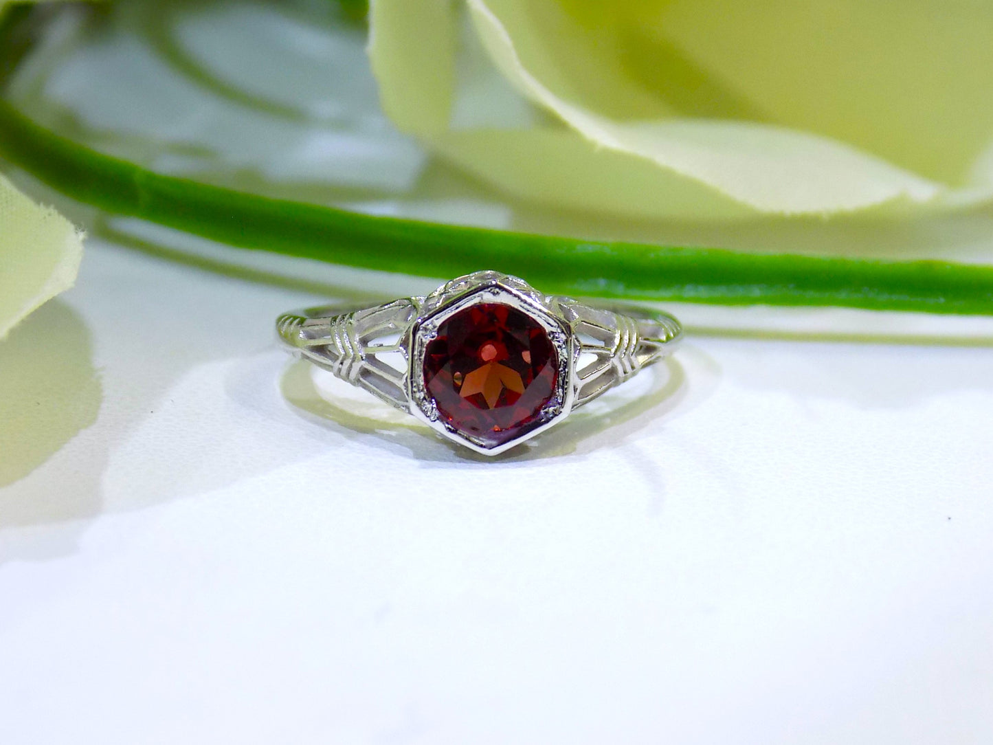Women's 1.00ct Filigree Style Natural Round Garnet Solitaire in 10K White Gold - Victorian Look
