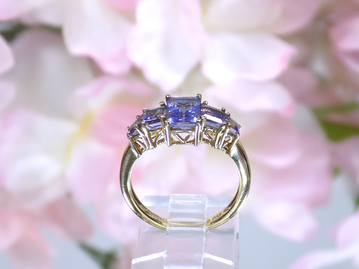 2ct TW Estate Iolite 5-Stone Gemstone Ring in 10K Yellow Gold - Iolite is Genuine & Natural - Like New Condition