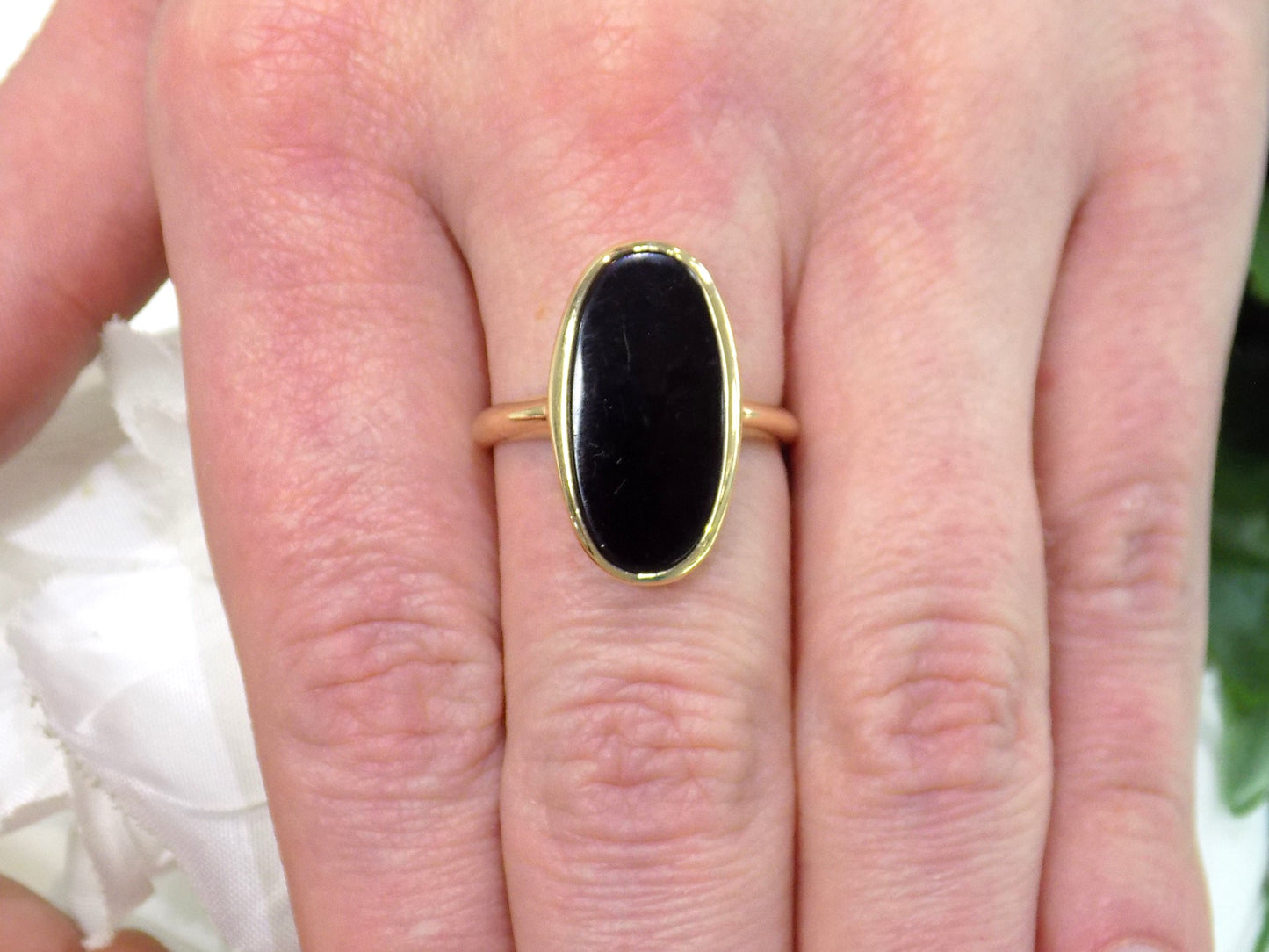 Vintage Oval Shape Black Onyx Ring Bezel Set in 10K Yellow Gold - Nearly New Condition