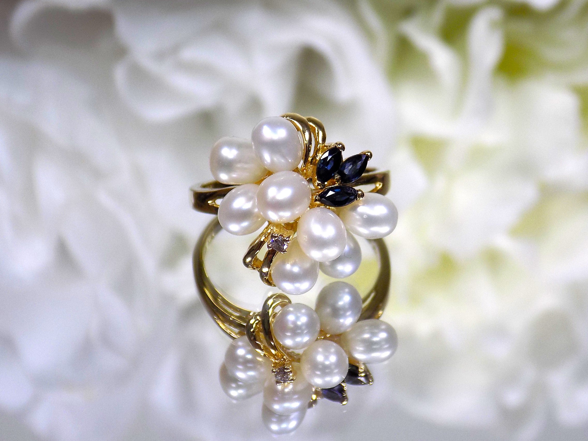 ESTATE Women's Genuine Fresh Water Pearl Cocktail Ring with Natural Sapphire & Diamond Accents in 14K Yellow Gold