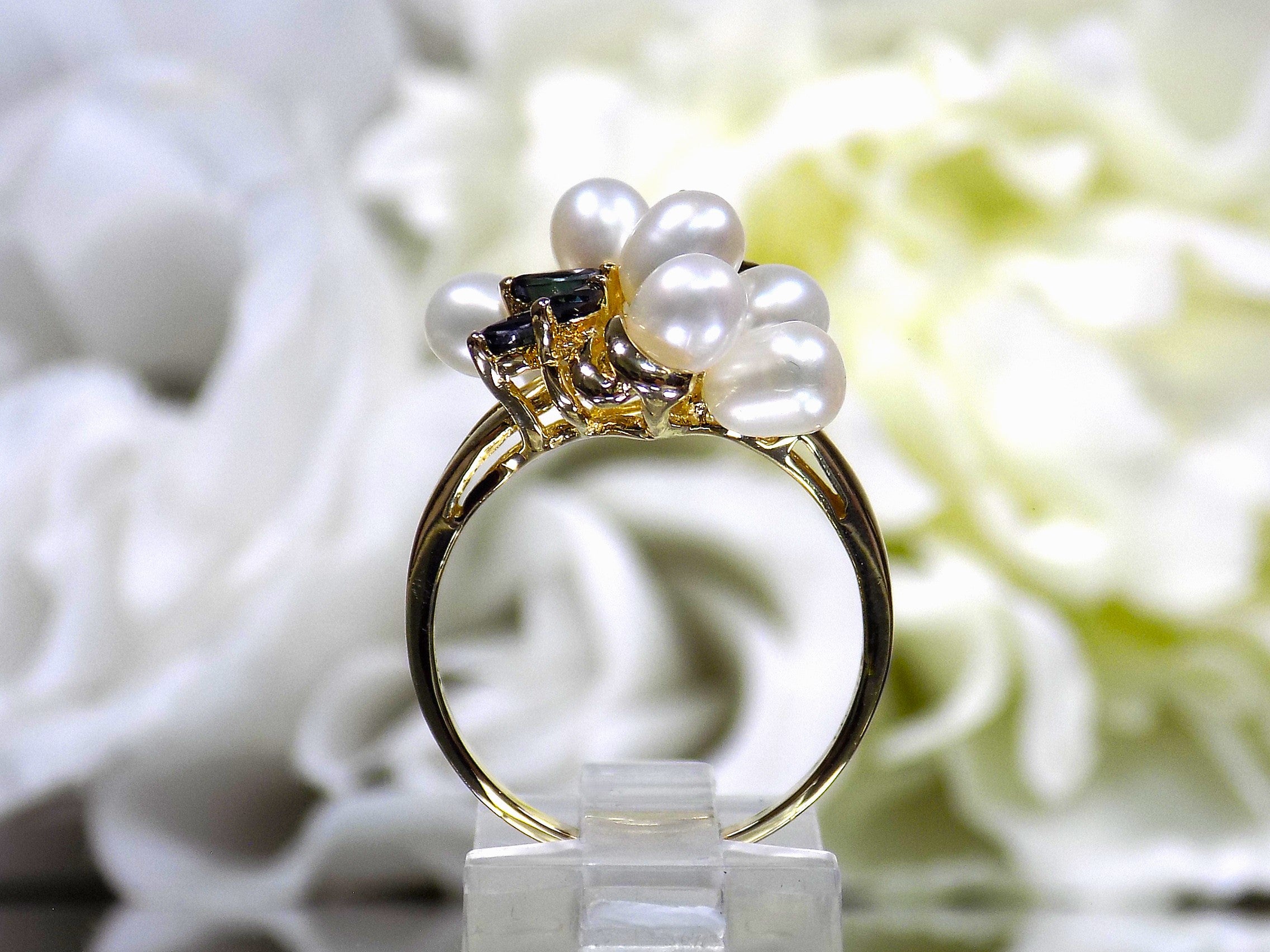 ESTATE Women's Genuine Fresh Water Pearl Cocktail Ring with Natural Sapphire & Diamond Accents in 14K Yellow Gold