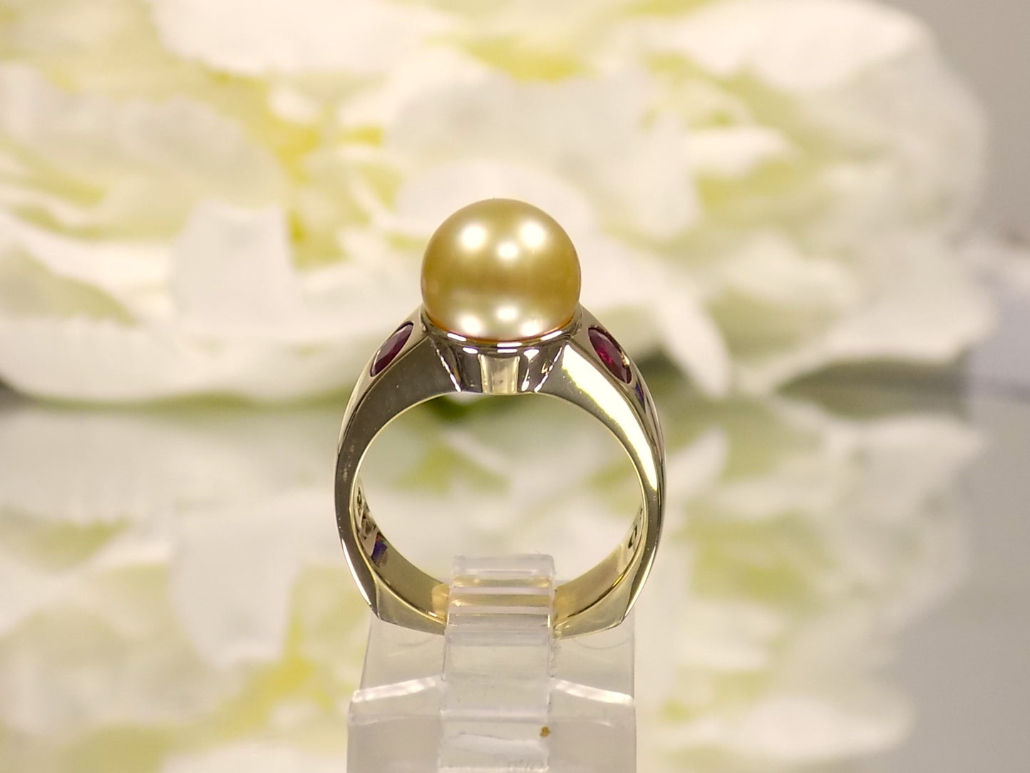 Custom Vintage Pearl & Ruby Ring in 18K Yellow Gold - 9mm Pearl with .50ct in Nice Genuine Rubies - Like NEW!