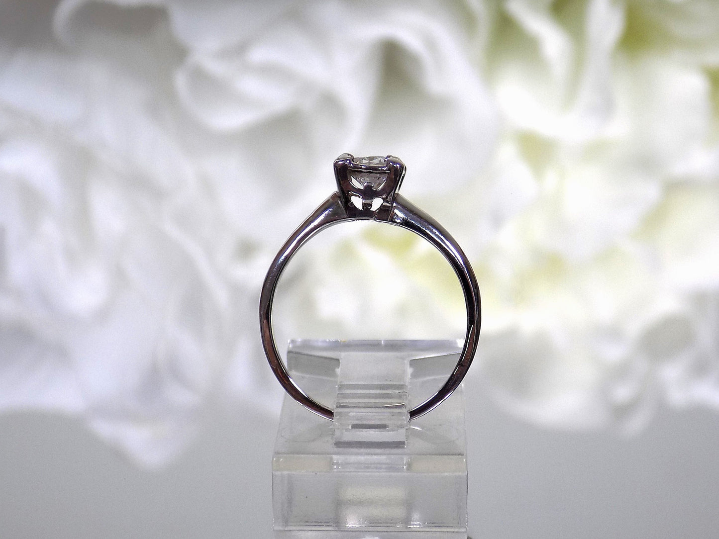 ESTATE Women's .45ct Natural Round Brilliant Diamond Solitaire Engagement Ring or Promise Ring in 14K White Gold