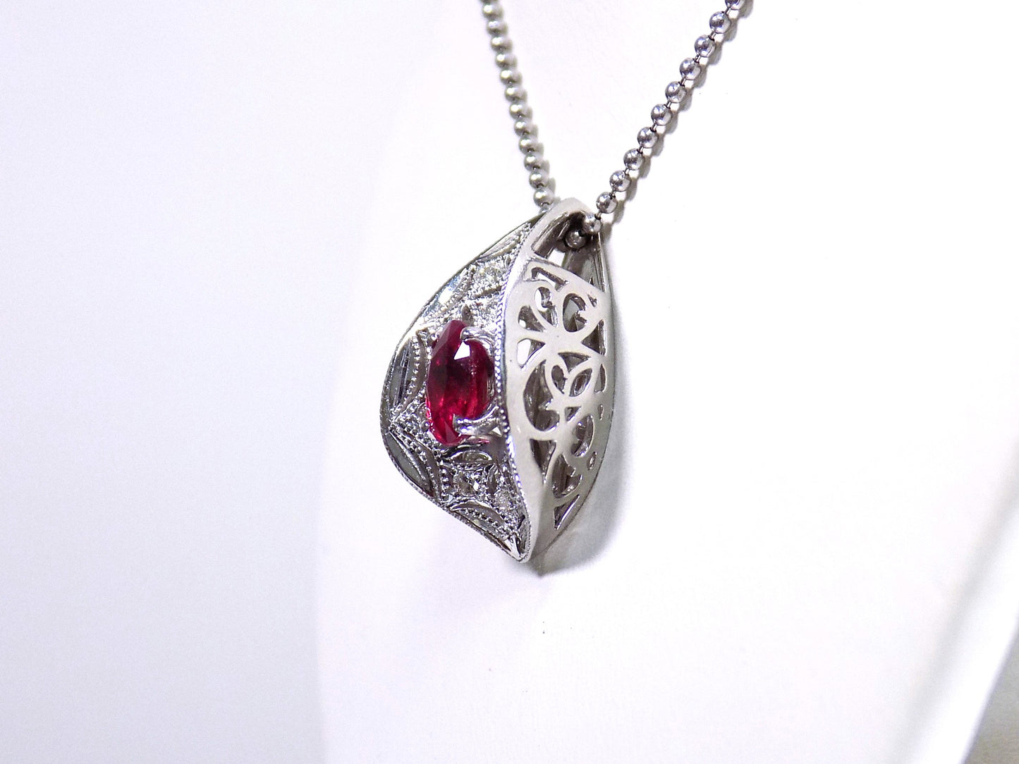 Vintage 1.20ct TW Natural Oval Shape High-End Ruby & Diamond Pendant / Necklace in Platinum 16" - New Condition