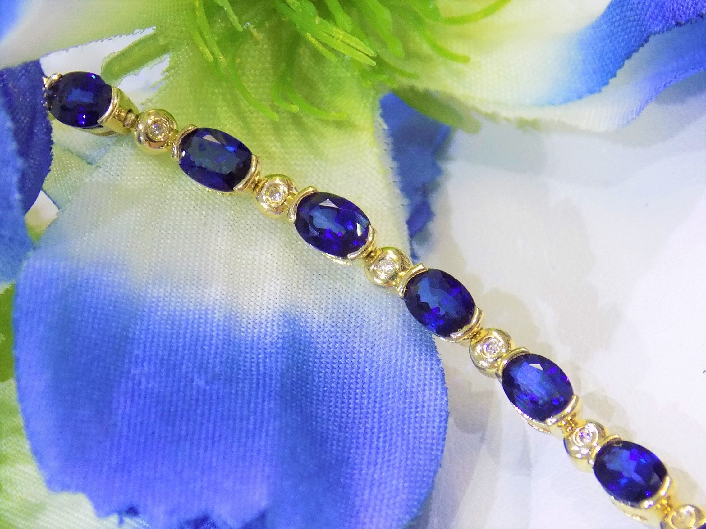 Women's 10.0ct TW Genuine Natural Blue Sapphire & Diamond Bracelet in Solid 14K Yellow Gold 7"
