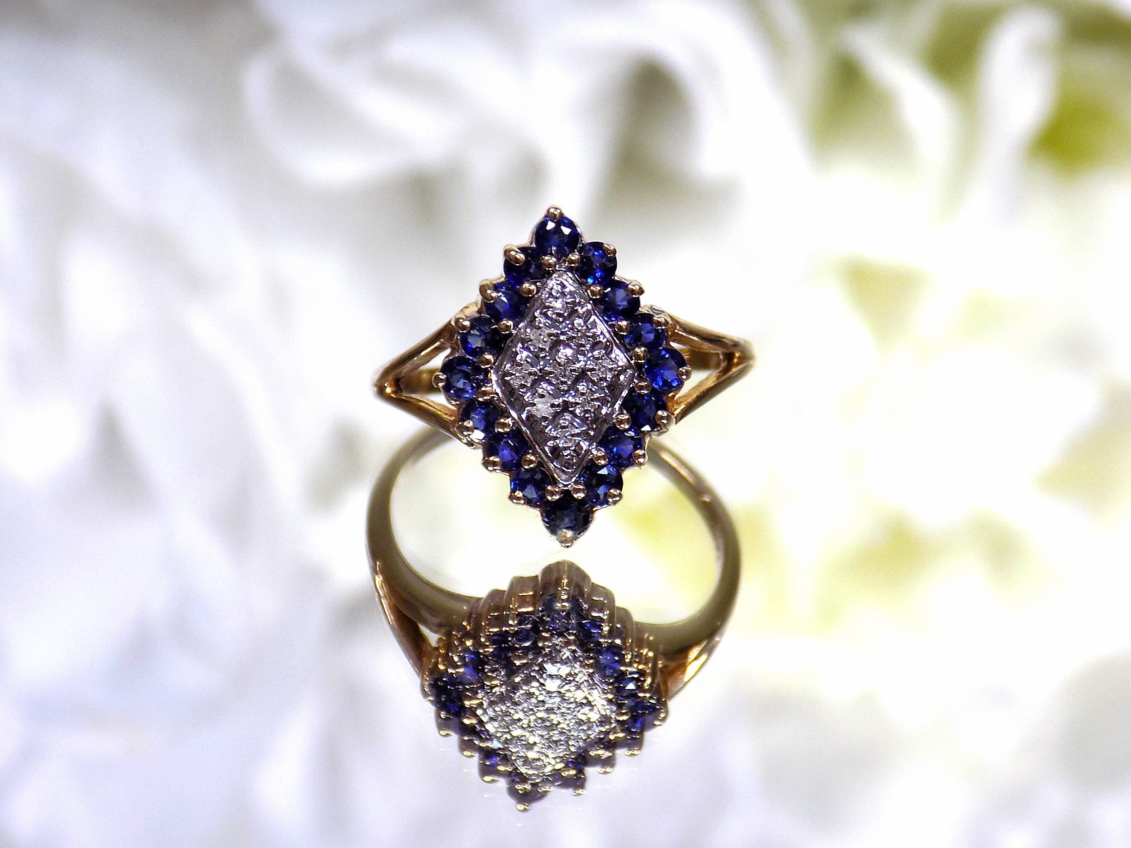 VINTAGE Women's 1/2ct TW Diamond Shaped Genuine Sapphire & Diamond Ring in 10K Yellow Gold