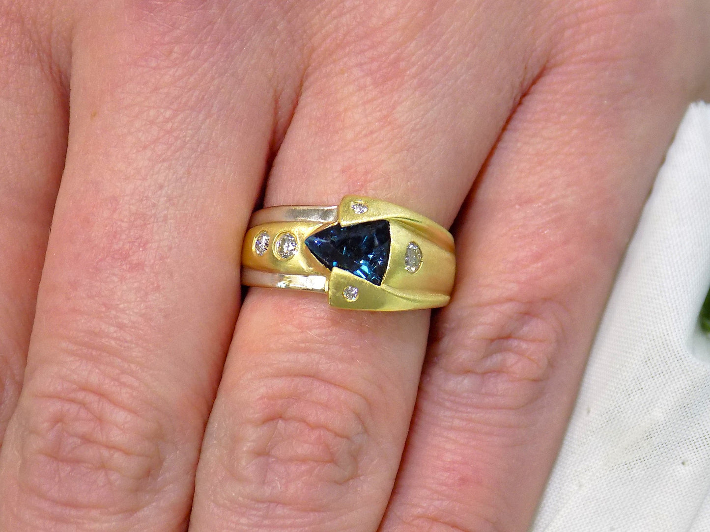 Vintage Art Deco Designed Green Tourmaline & Diamond Ring in 18K 2-Tone White & Yellow Gold - Like New Condition