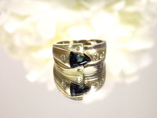 Vintage Art Deco Designed Green Tourmaline & Diamond Ring in 18K 2-Tone White & Yellow Gold - Like New Condition