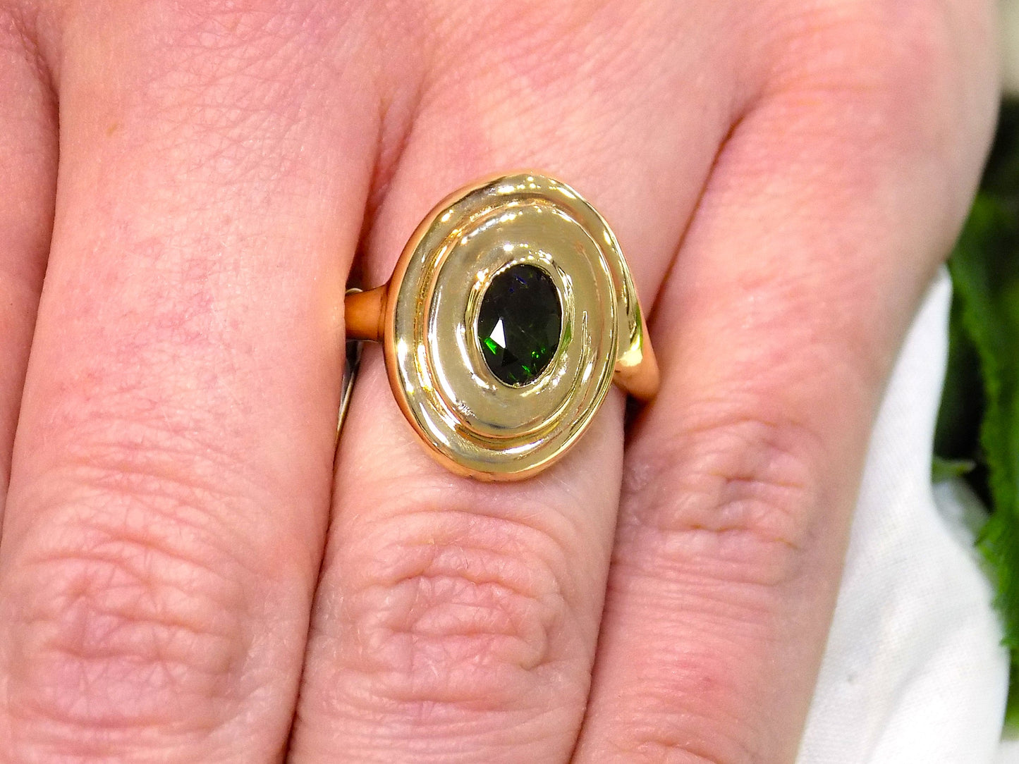 Custom Made Estate .90ct Natural Oval Shape Tsavorite (Green Garnet) Ring in 14K Yellow Gold - Near New Condition