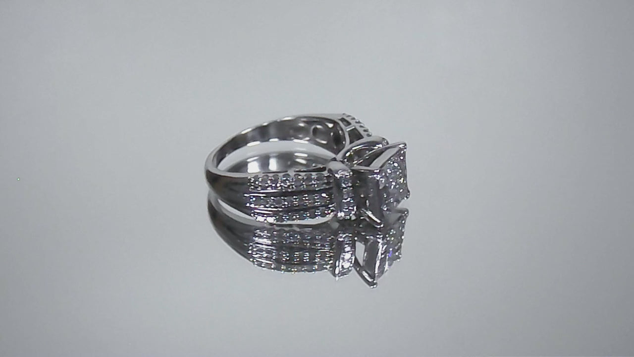 ESTATE 1ct TW Invisible Set Natural Princess Cut & Round Diamonds in 10K White Gold