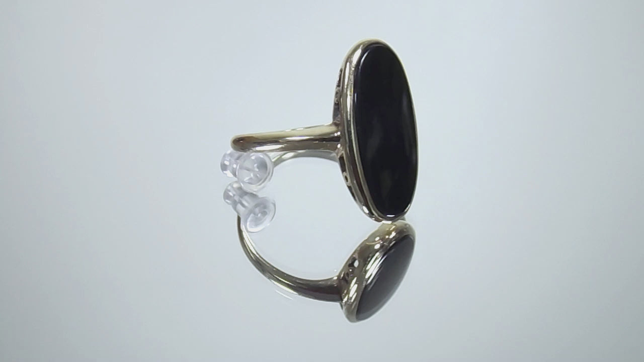 Vintage Oval Shape Black Onyx Ring Bezel Set in 10K Yellow Gold - Nearly New Condition
