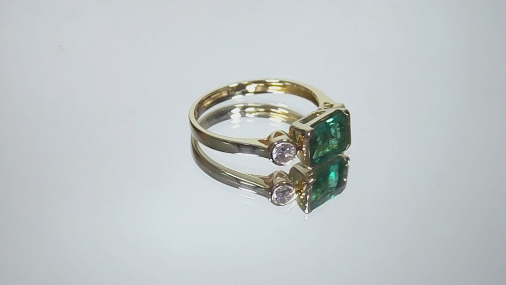 Women's 1.62ct TW Genuine Green Emerald East-West Set w/ Bezel Set Natural Round Diamond on Either Side in 14K Yellow Gold